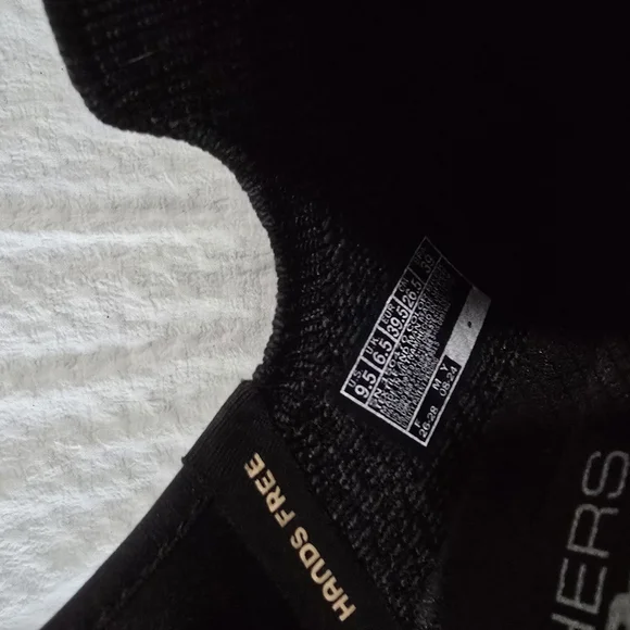 Skechers Women's Black Athletic Shoes - Picture 4 of 4